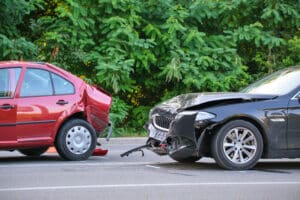 Accidente de tránsito entre dos autos